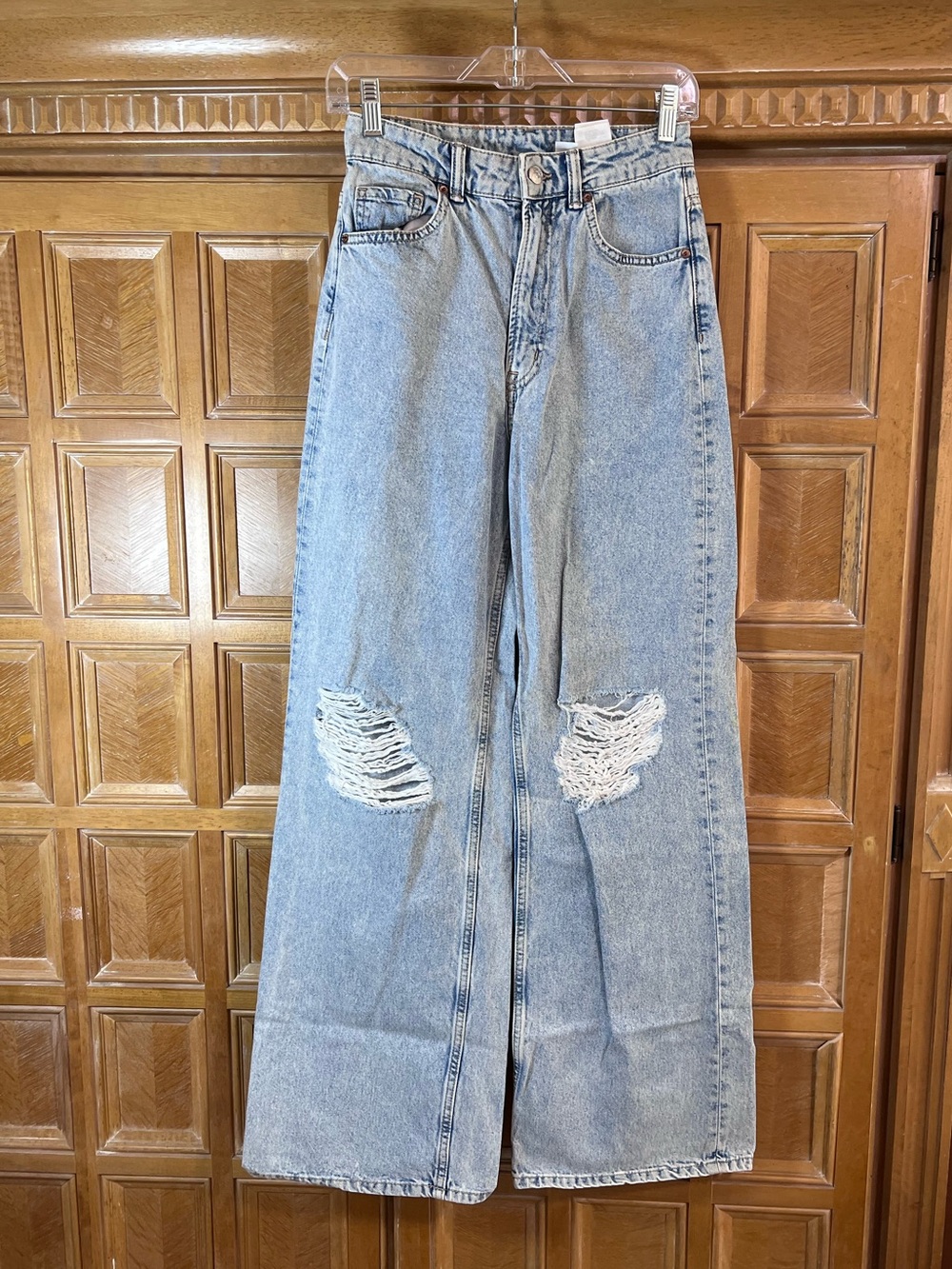 Divided H&M Women’s Size 4 High Rise Wide Leg Distressed Jeans Light Wash 26x31